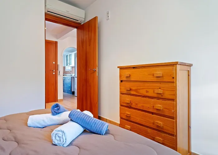 Hauzify I Fenals * פלטחה ד'ארו